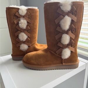 Kookaburra by UGG